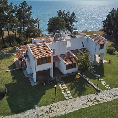 Summerday Villa Private Beach Nea Irakleia Exterior photo