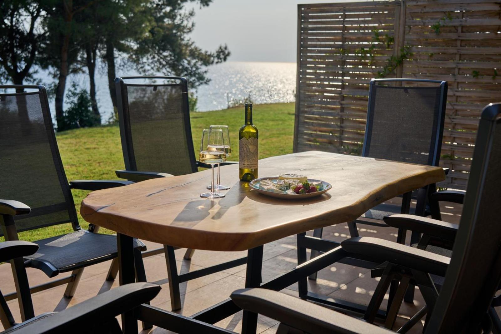 Summerday Villa Private Beach Nea Irakleia Exterior photo