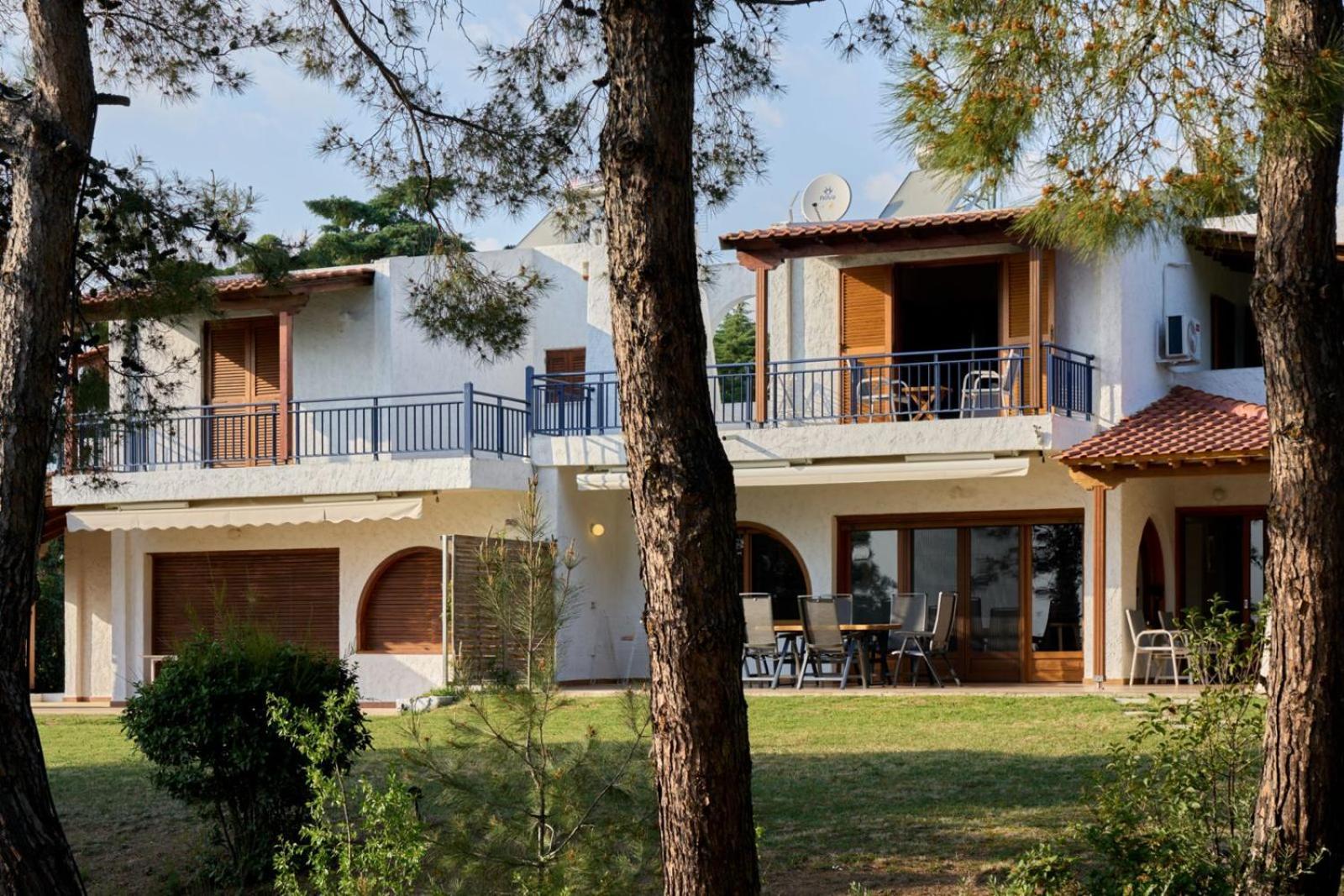 Summerday Villa Private Beach Nea Irakleia Exterior photo
