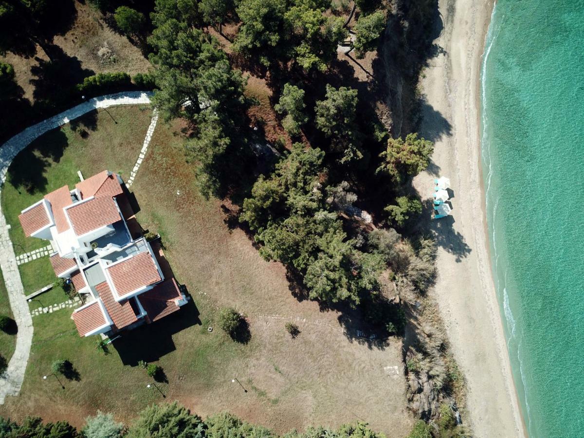Summerday Villa Private Beach Nea Irakleia Exterior photo