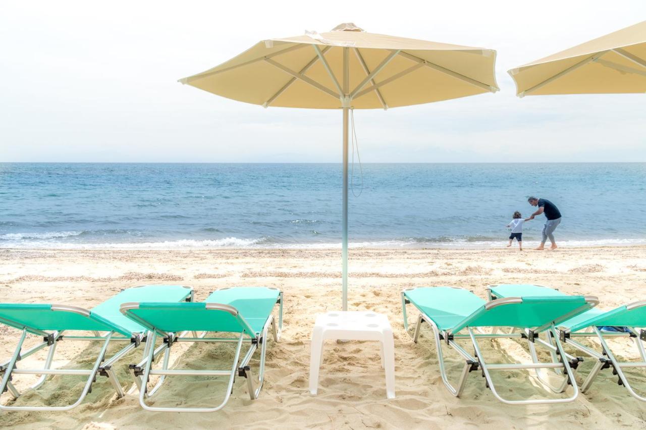 Summerday Villa Private Beach Nea Irakleia Exterior photo