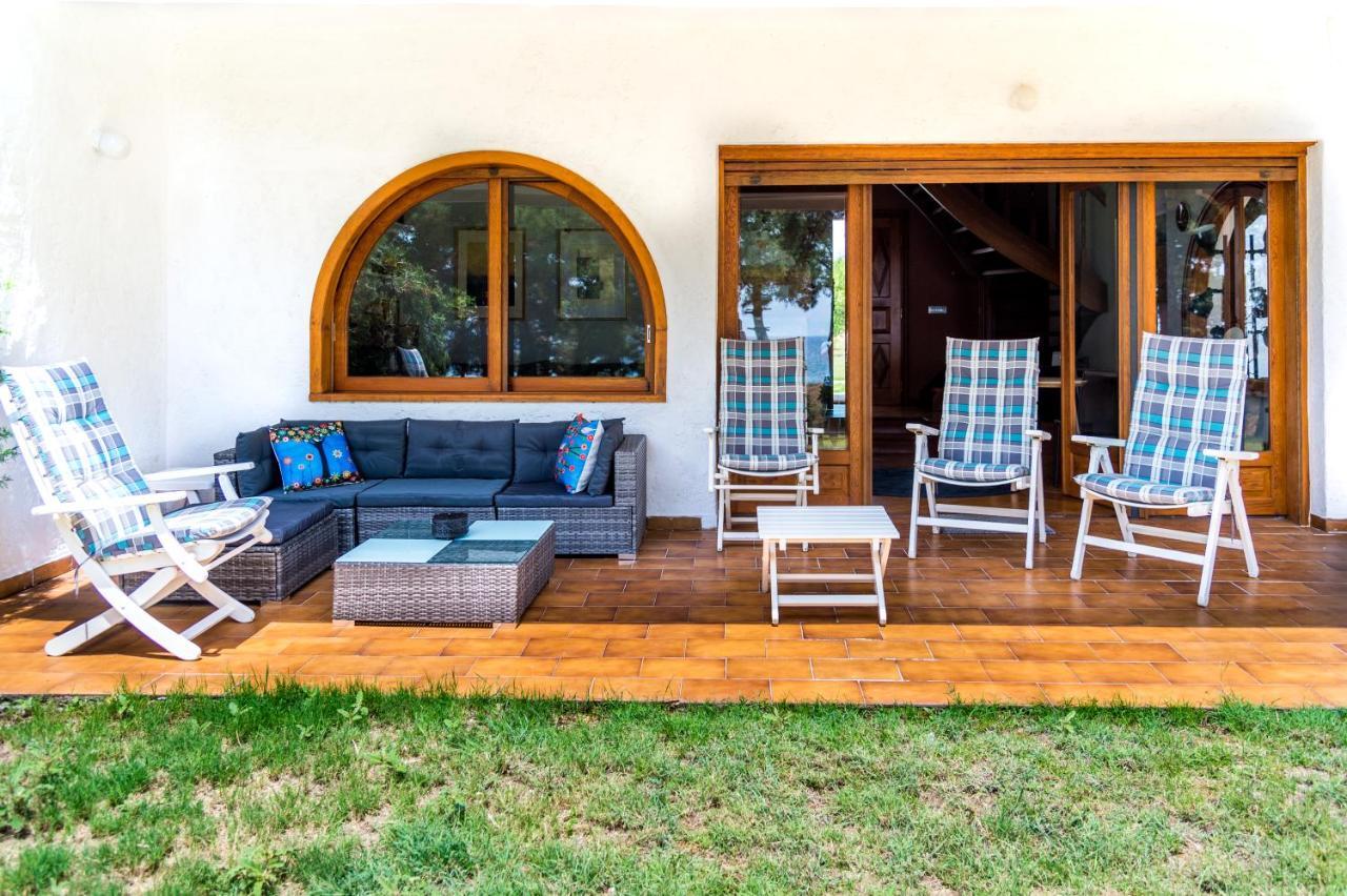 Summerday Villa Private Beach Nea Irakleia Exterior photo