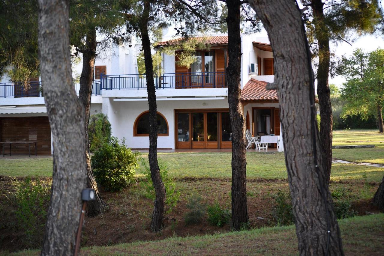 Summerday Villa Private Beach Nea Irakleia Exterior photo